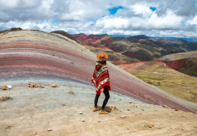 Sostenibilidad y Cultura en Palccoyo: El Otro Arcoíris de Perú