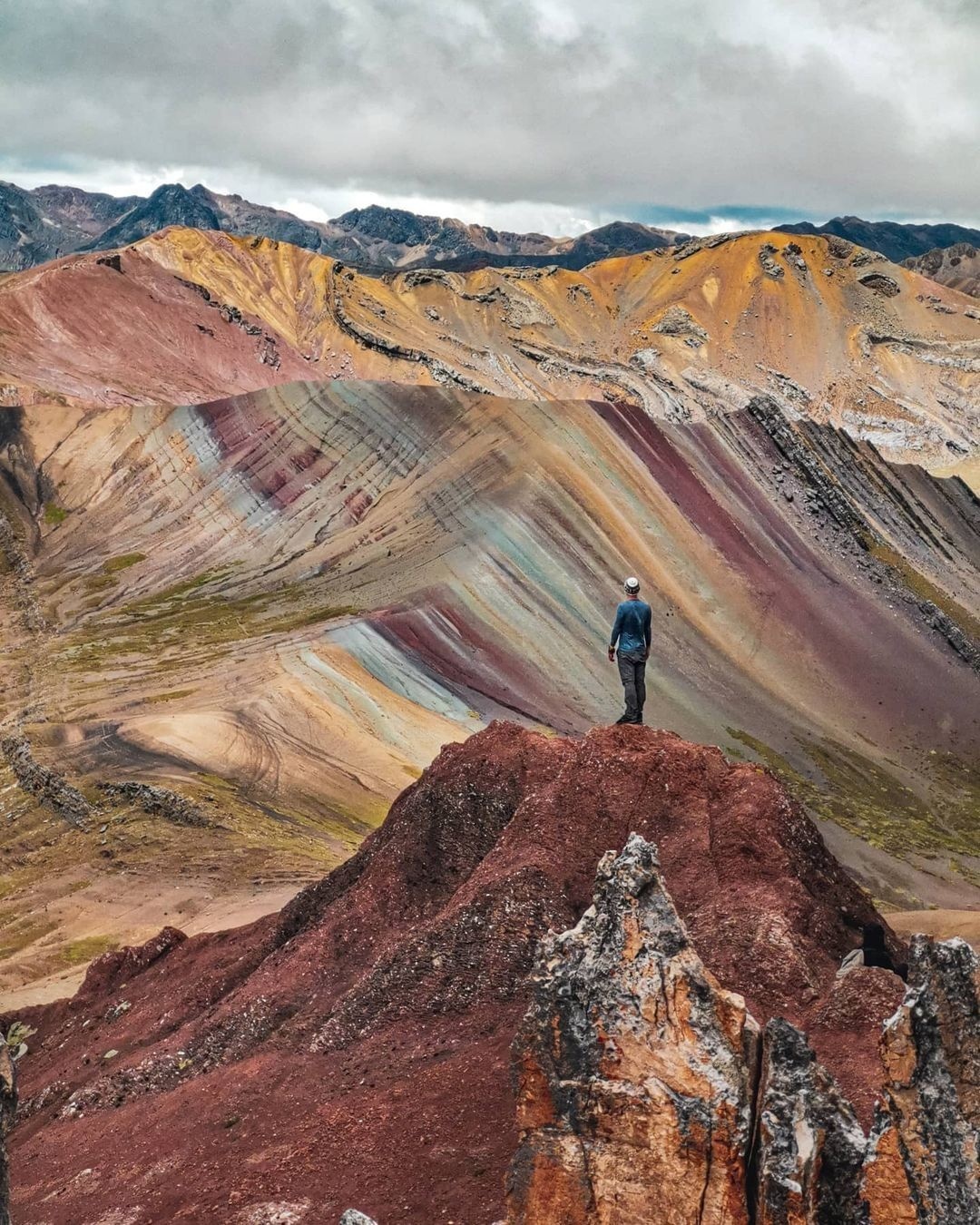 Montaña de colores palcoyo